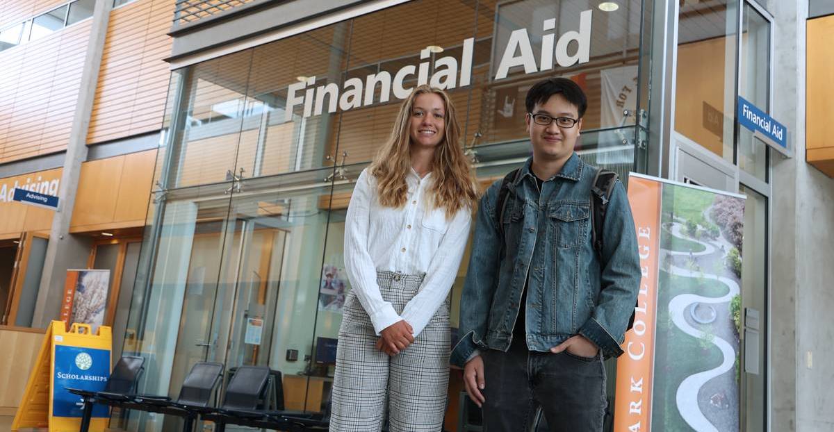 Scholarship students at Financial Aid