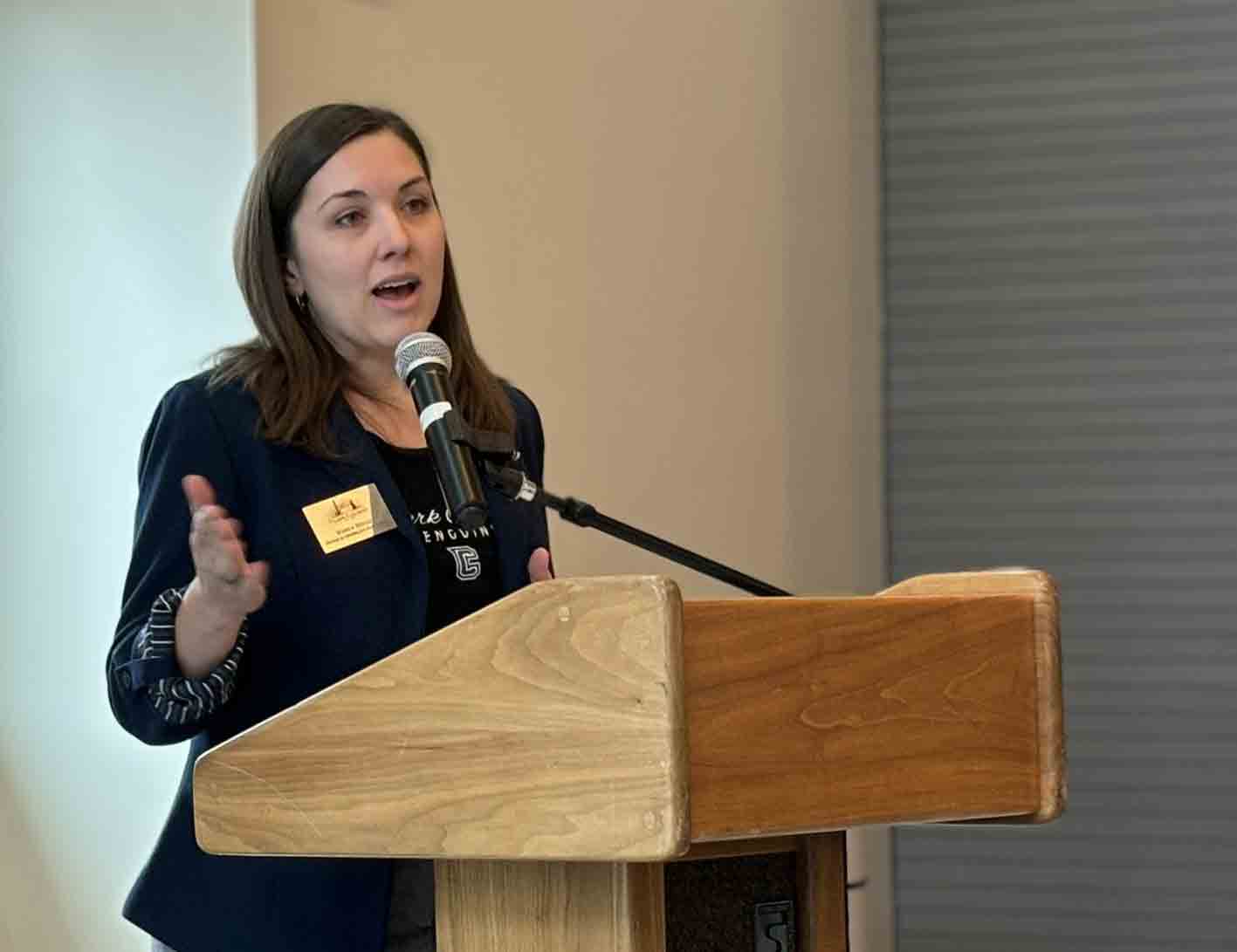 Emily Meoz, Director of Advising and Career Services delivering her talk about the new transfer agreement.