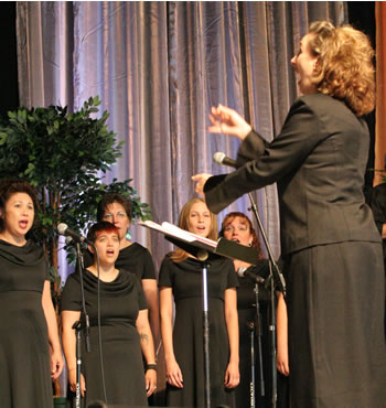 April Duvic conducts the Clark College Women's Choral Ensemble